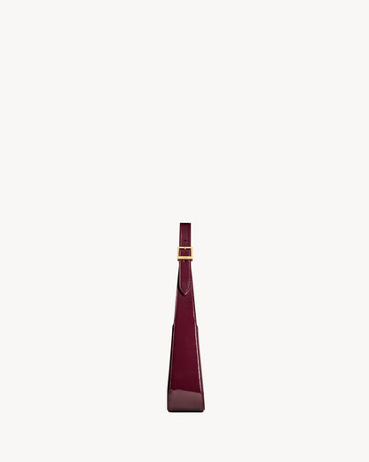 YL -  Le 5 à 7 Patent Leather Hobo – Burgundy Elegance