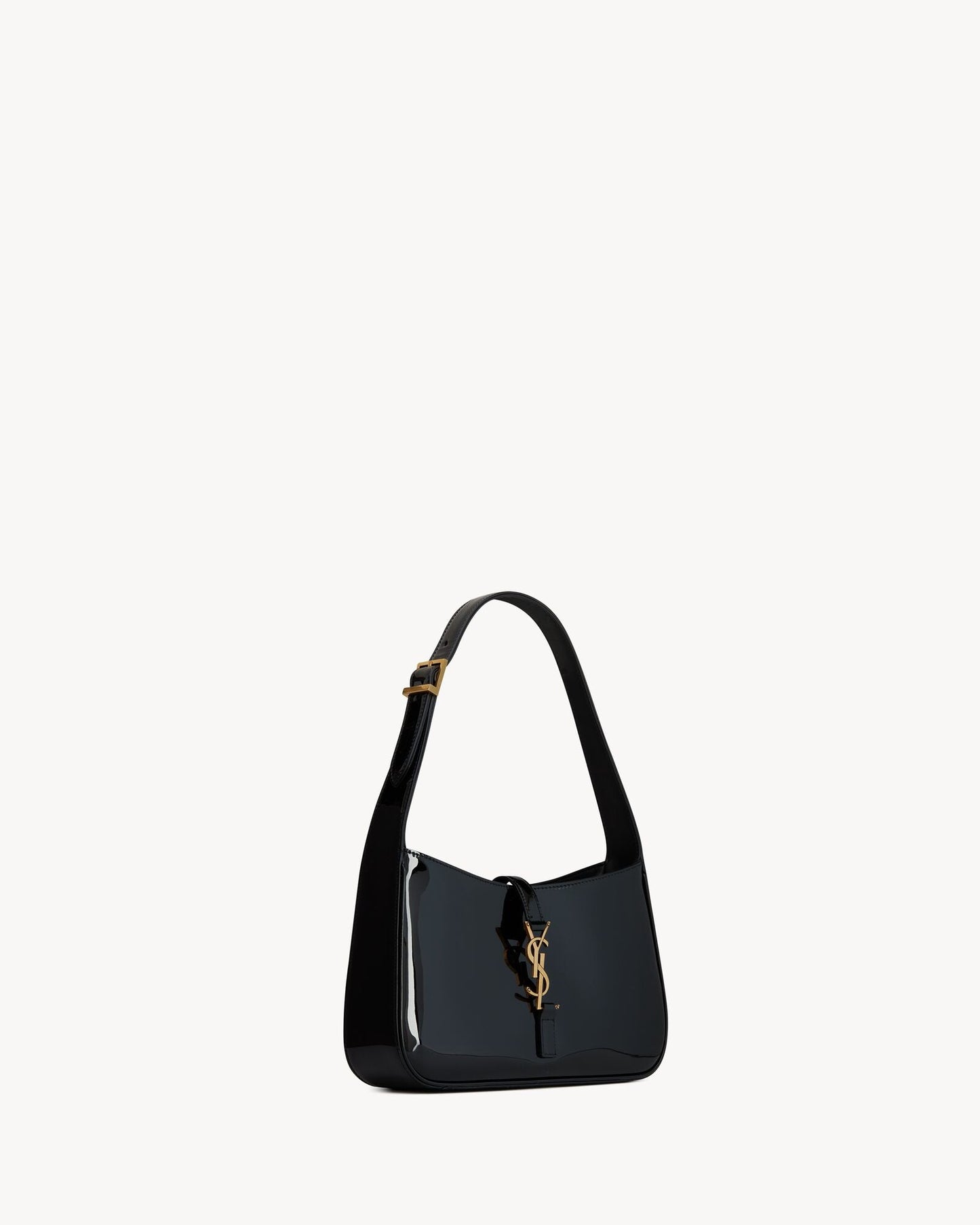 YL -  Le 5 à 7 Patent Leather Hobo – Burgundy Elegance